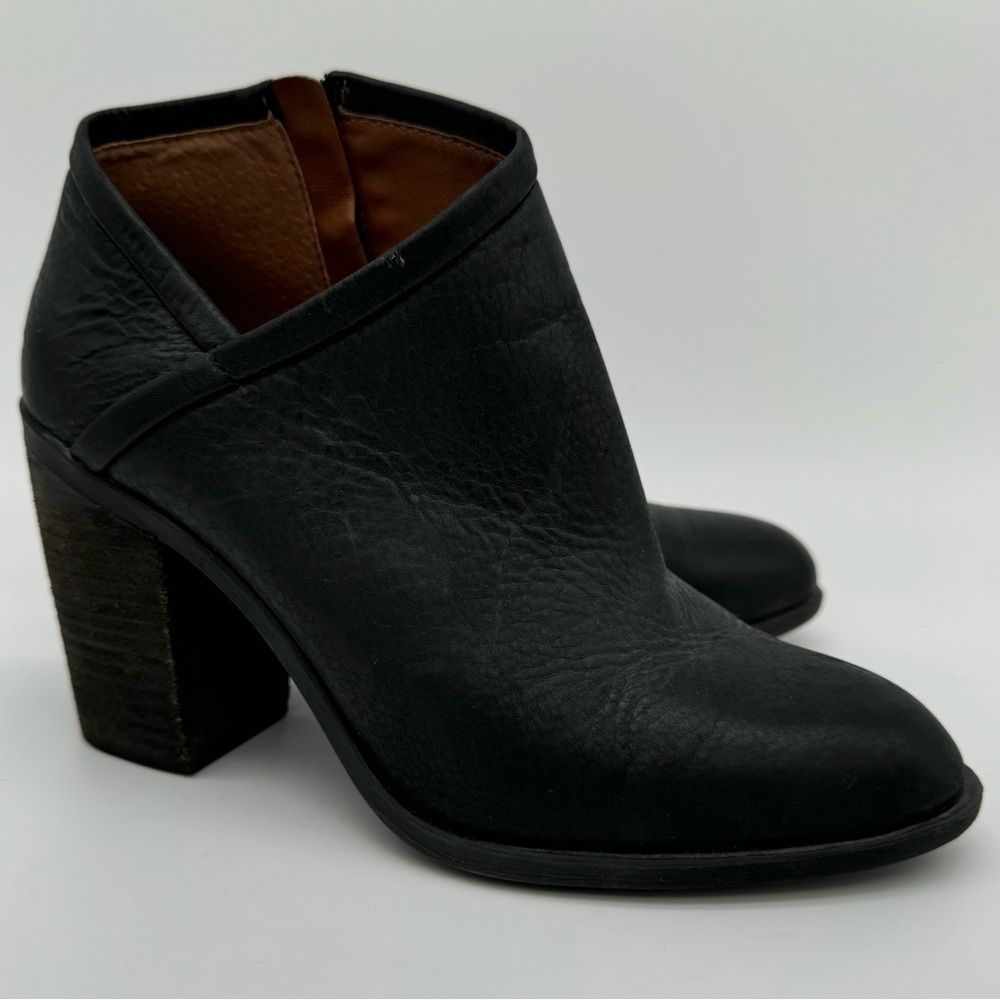Lucky Brand Salza Black Leather Ankle Bootie Size 8 - Picture 1 of 14